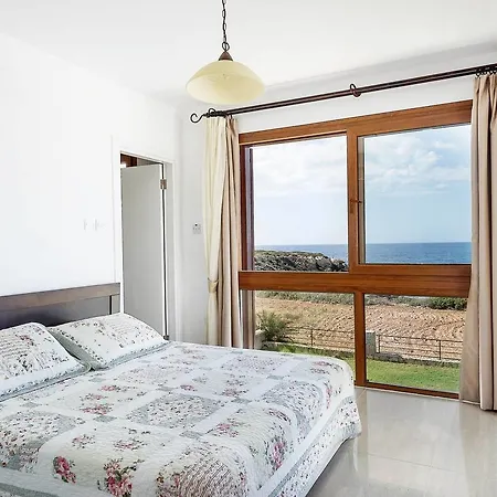 Joya Cyprus Emerald Escape فيلة